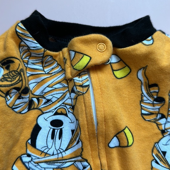 DISNEY NEWBORN ONESIE it’s in Halloween colors with mummy Mickey, candy corn - Picture 5 of 12